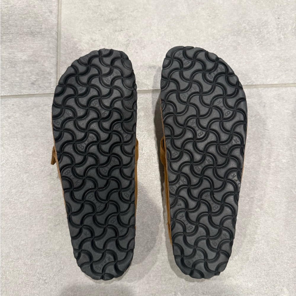 Birkenstock Women’s sherling lined slip ons. - Picture 5 of 9